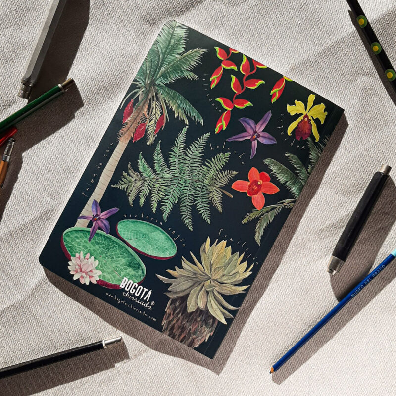 Reverso de cuaderno ilustrado de la flora de Colombia